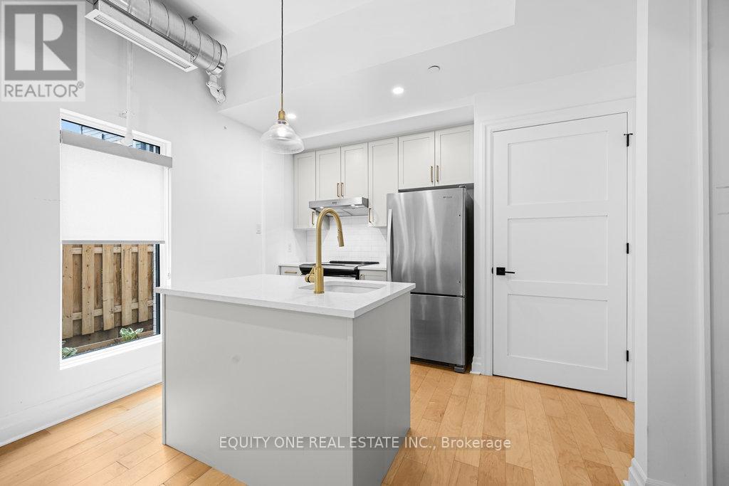 Photo 12 of 105 101 Pinhey Street, Ottawa ON