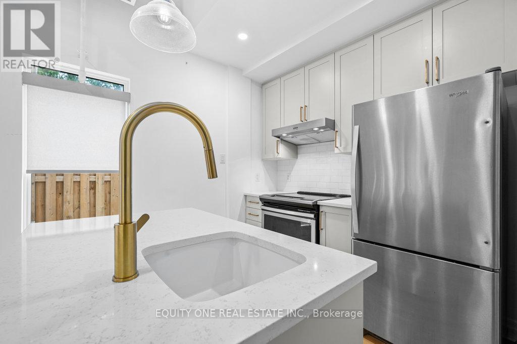 Photo 13 of 105 101 Pinhey Street, Ottawa ON