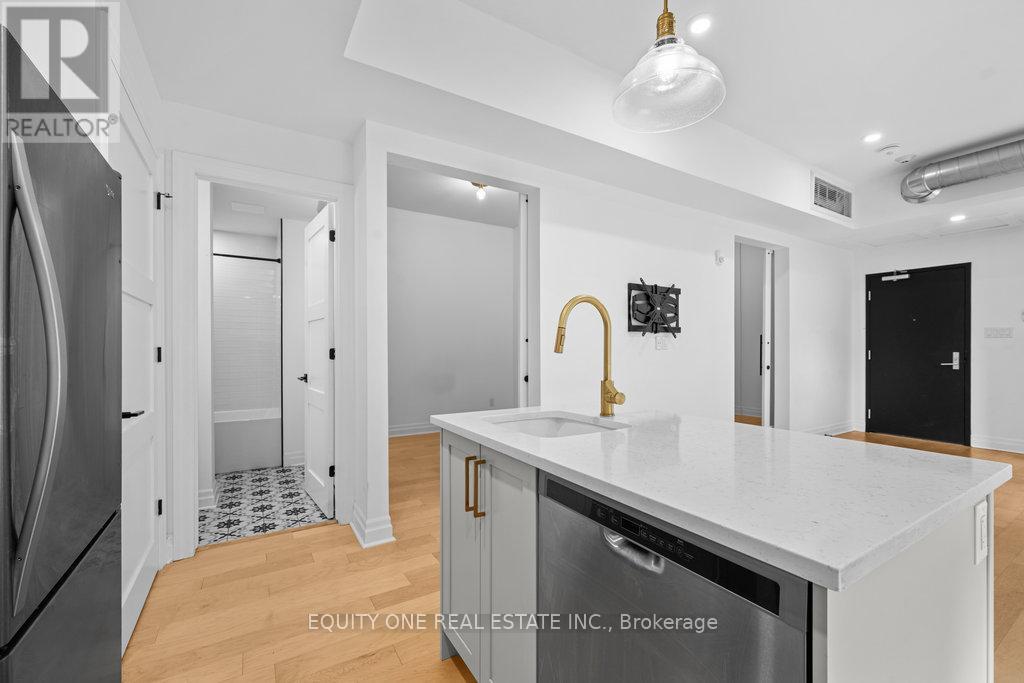 Photo 14 of 105 101 Pinhey Street, Ottawa ON