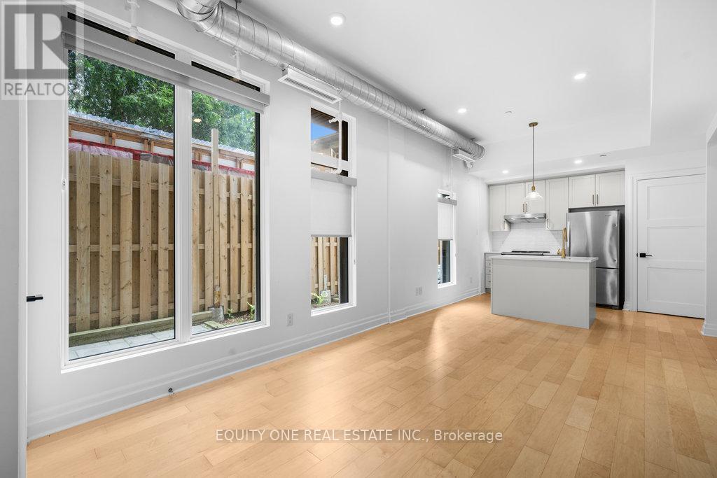 Photo 15 of 105 101 Pinhey Street, Ottawa ON