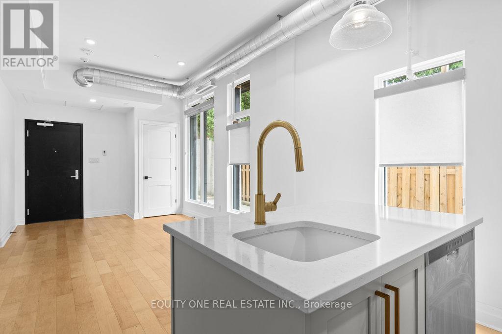 Photo 16 of 105 101 Pinhey Street, Ottawa ON