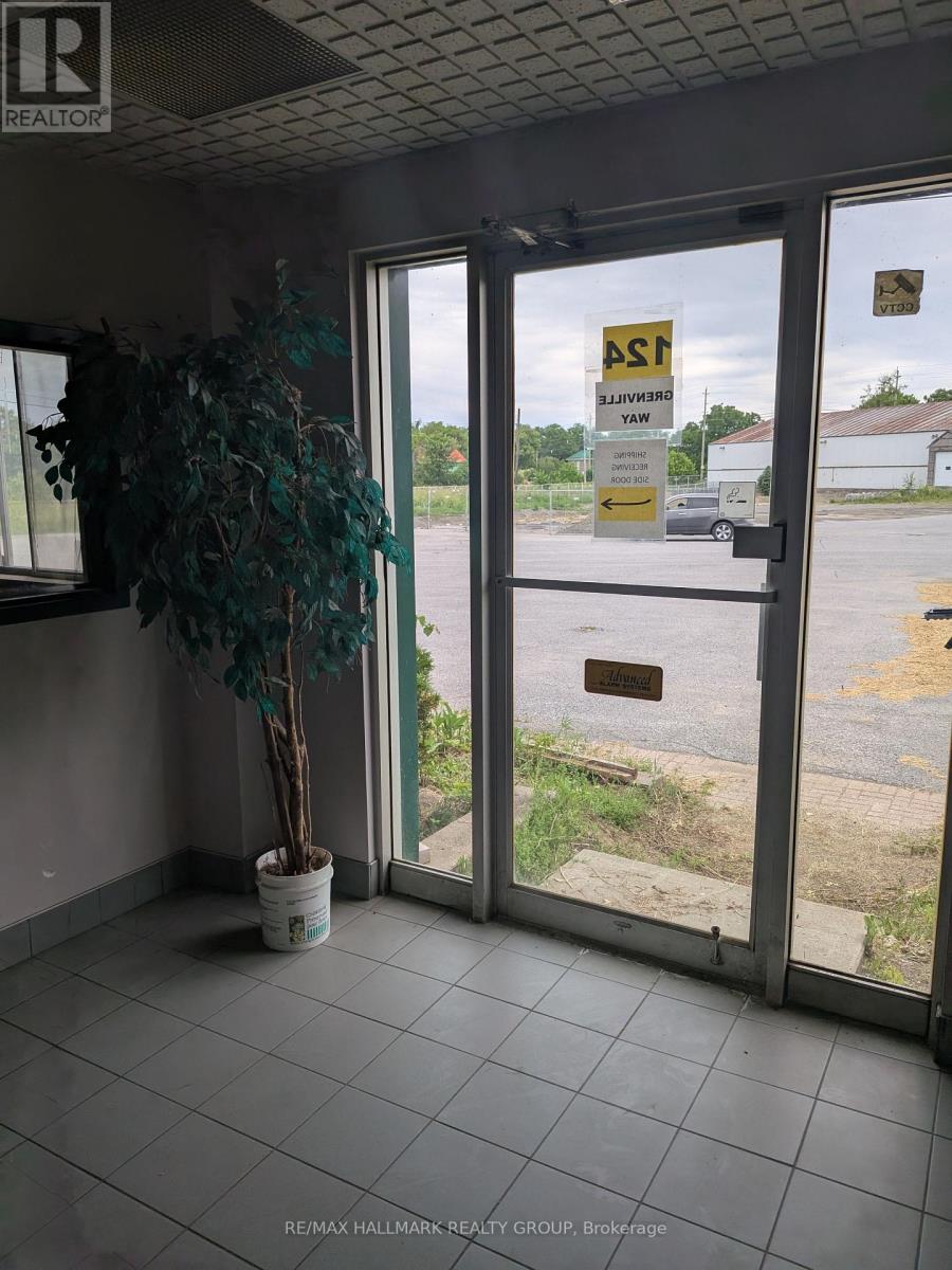 Photo 4 of 124 Grenville Way, Merrickvillewolford ON