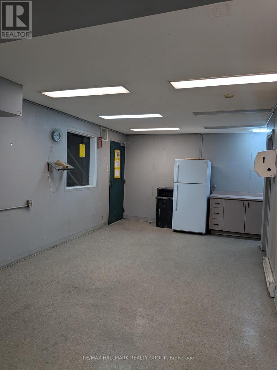 Photo 8 of 124 Grenville Way, Merrickvillewolford ON