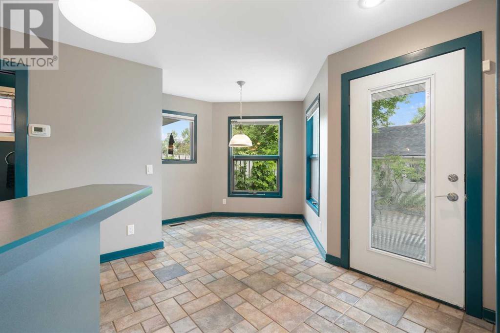 Single Family House for Sale in  Broadview Road NW Hillhurst Calgary 