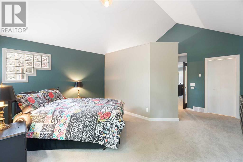 Single Family House for Sale in  Broadview Road NW Hillhurst Calgary 