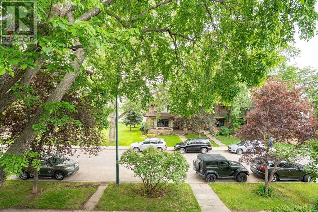 Single Family House for Sale in  Broadview Road NW Hillhurst Calgary 