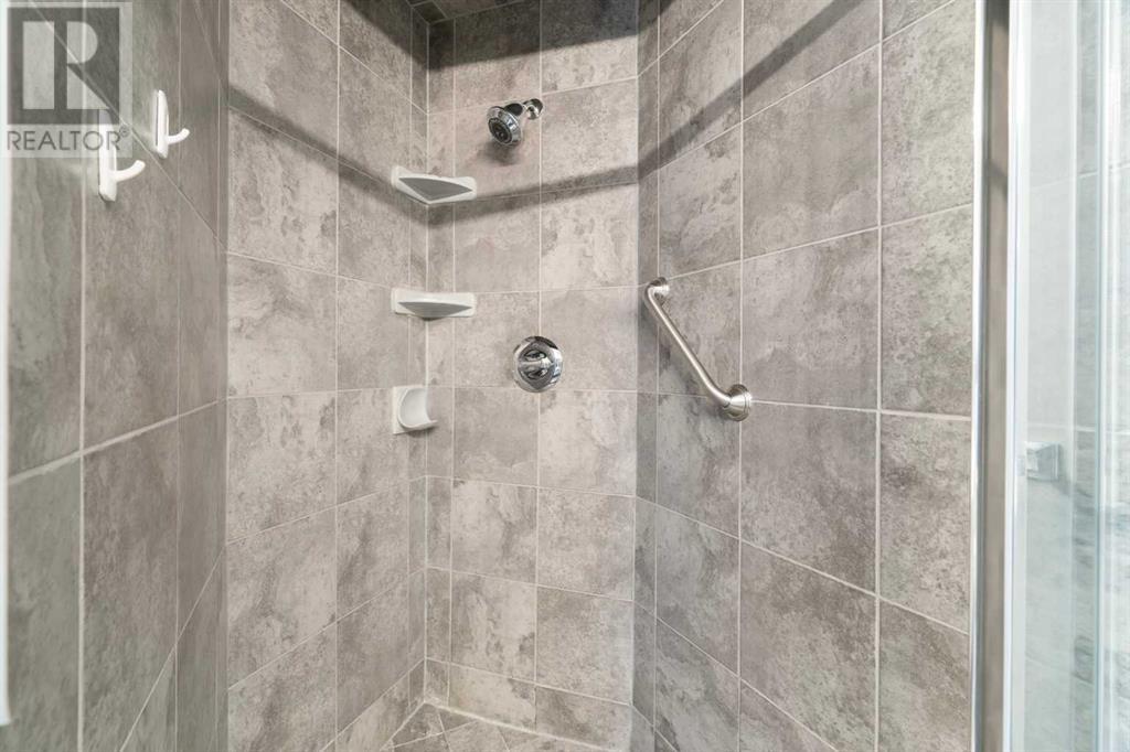 Single Family House for Sale in  Broadview Road NW Hillhurst Calgary 