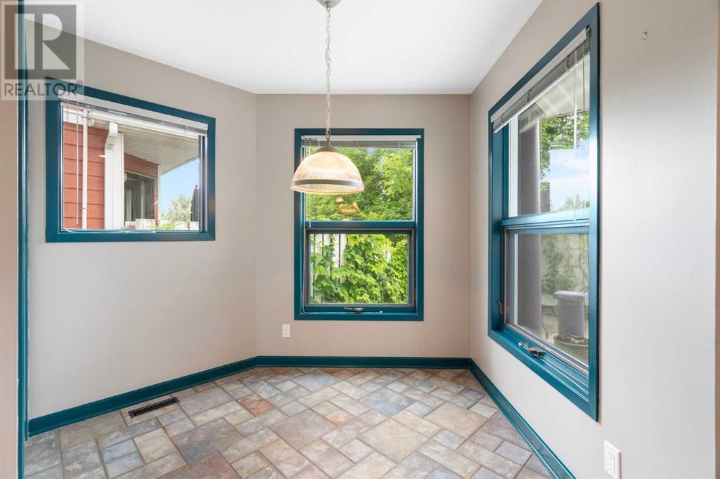 Single Family House for Sale in  Broadview Road NW Hillhurst Calgary 