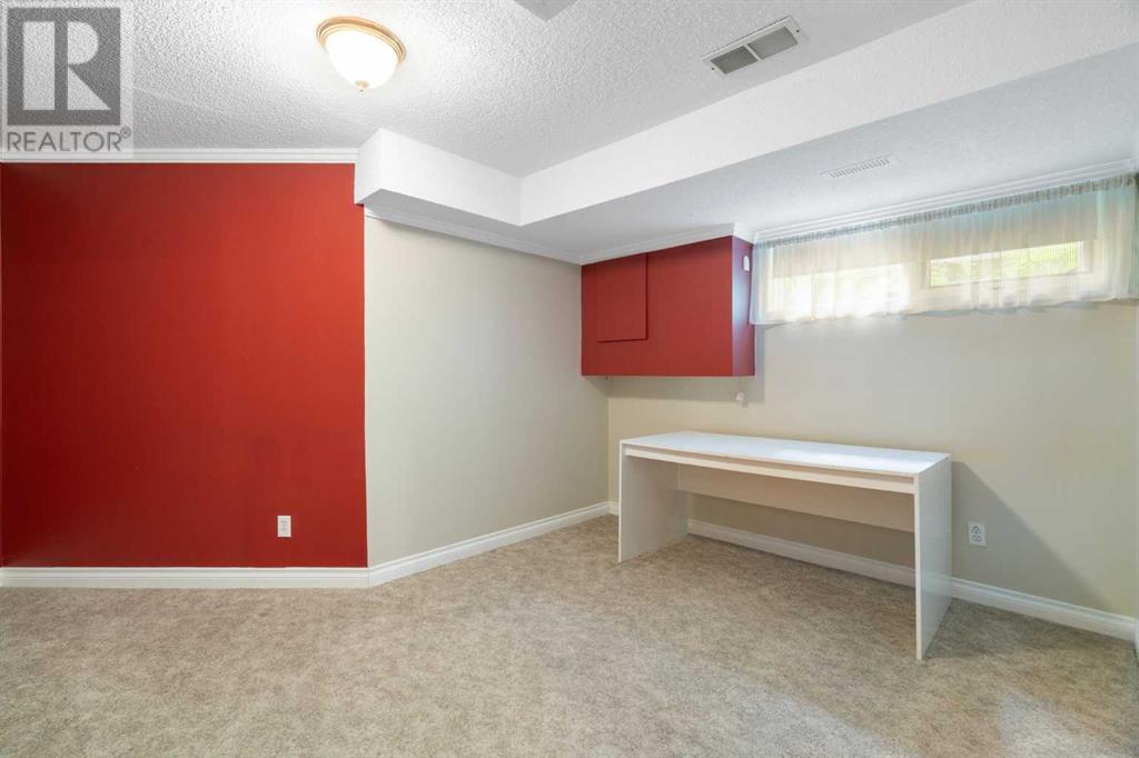 Single Family House for Sale in  Broadview Road NW Hillhurst Calgary 