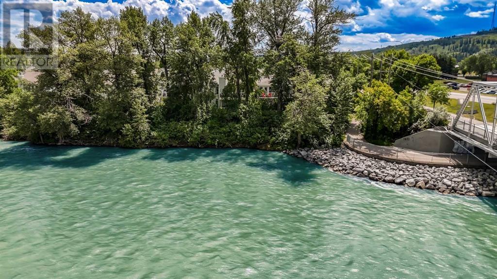 Single Family House Bungalow for Sale in  Bow Landing NW Montgomery Calgary 