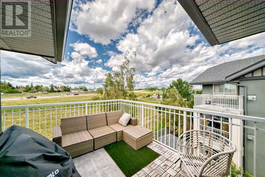 Single Family House for Sale in   Richard Court SW Lincoln Park Calgary 