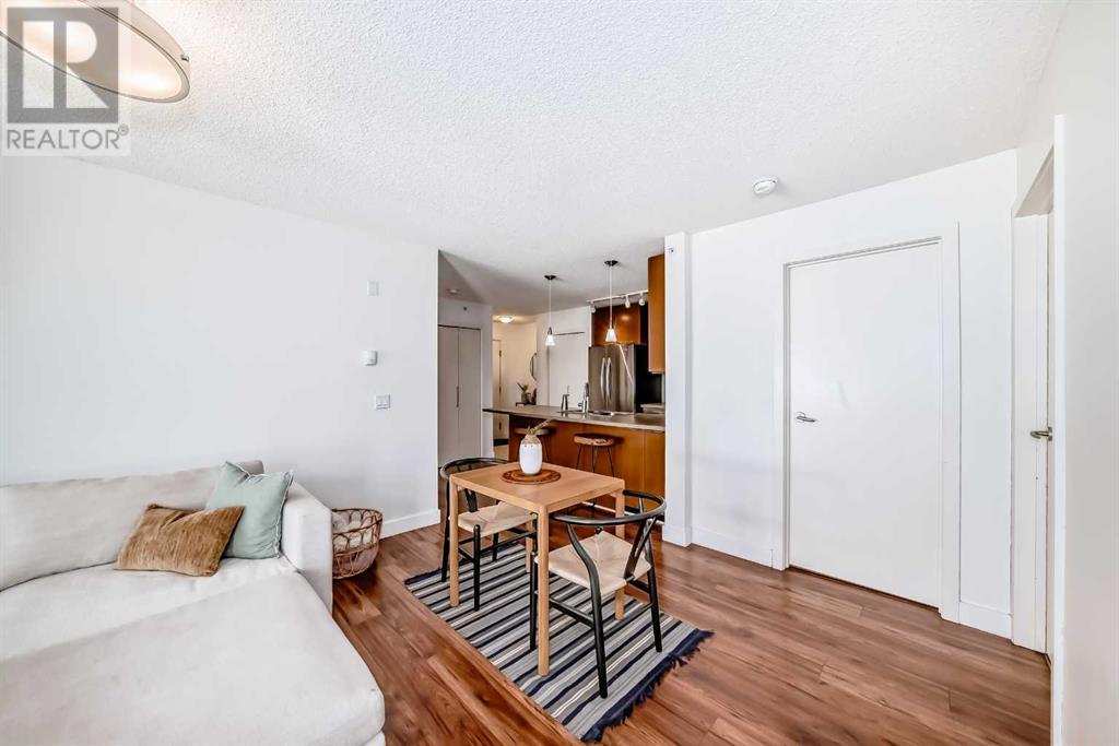 Single Family House for Sale in   Richard Court SW Lincoln Park Calgary 