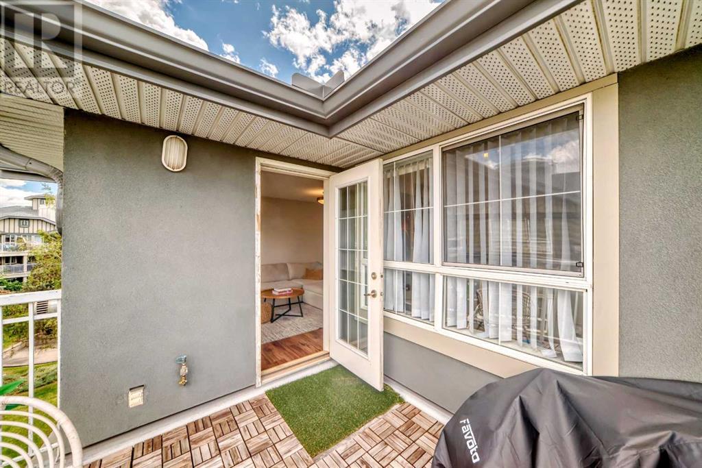 Single Family House for Sale in   Richard Court SW Lincoln Park Calgary 