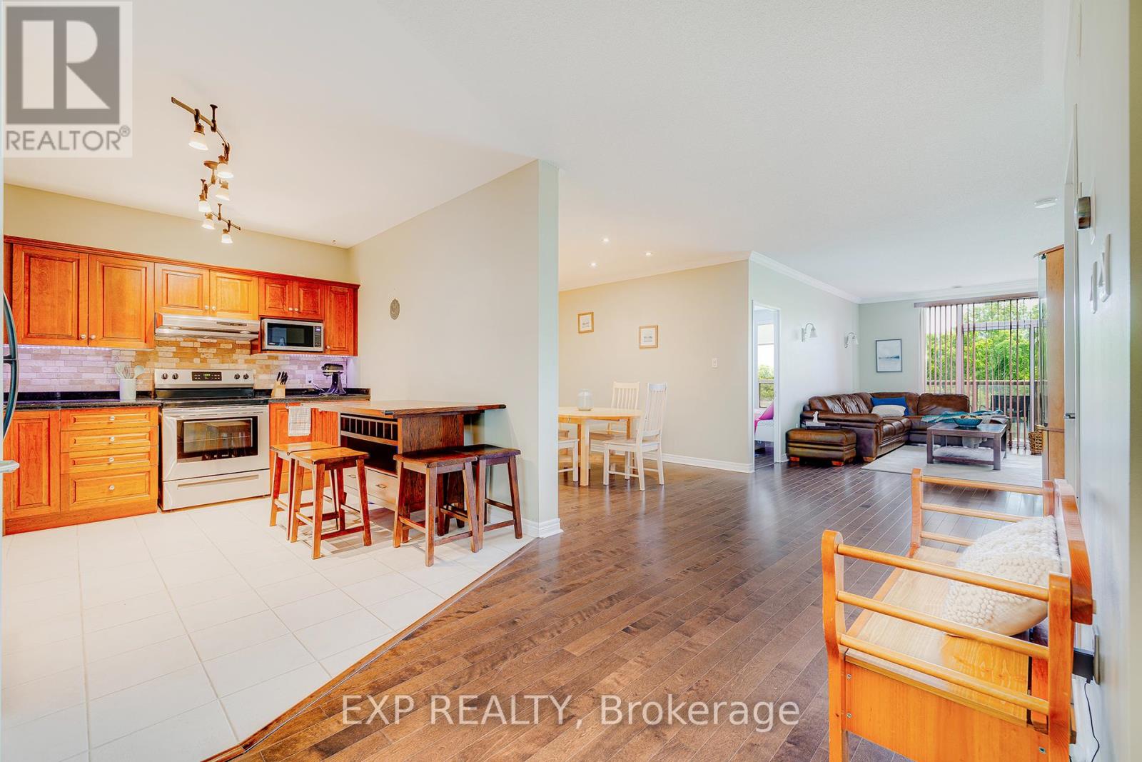 Photo 4 of 403 255 Keats Way, Waterloo ON