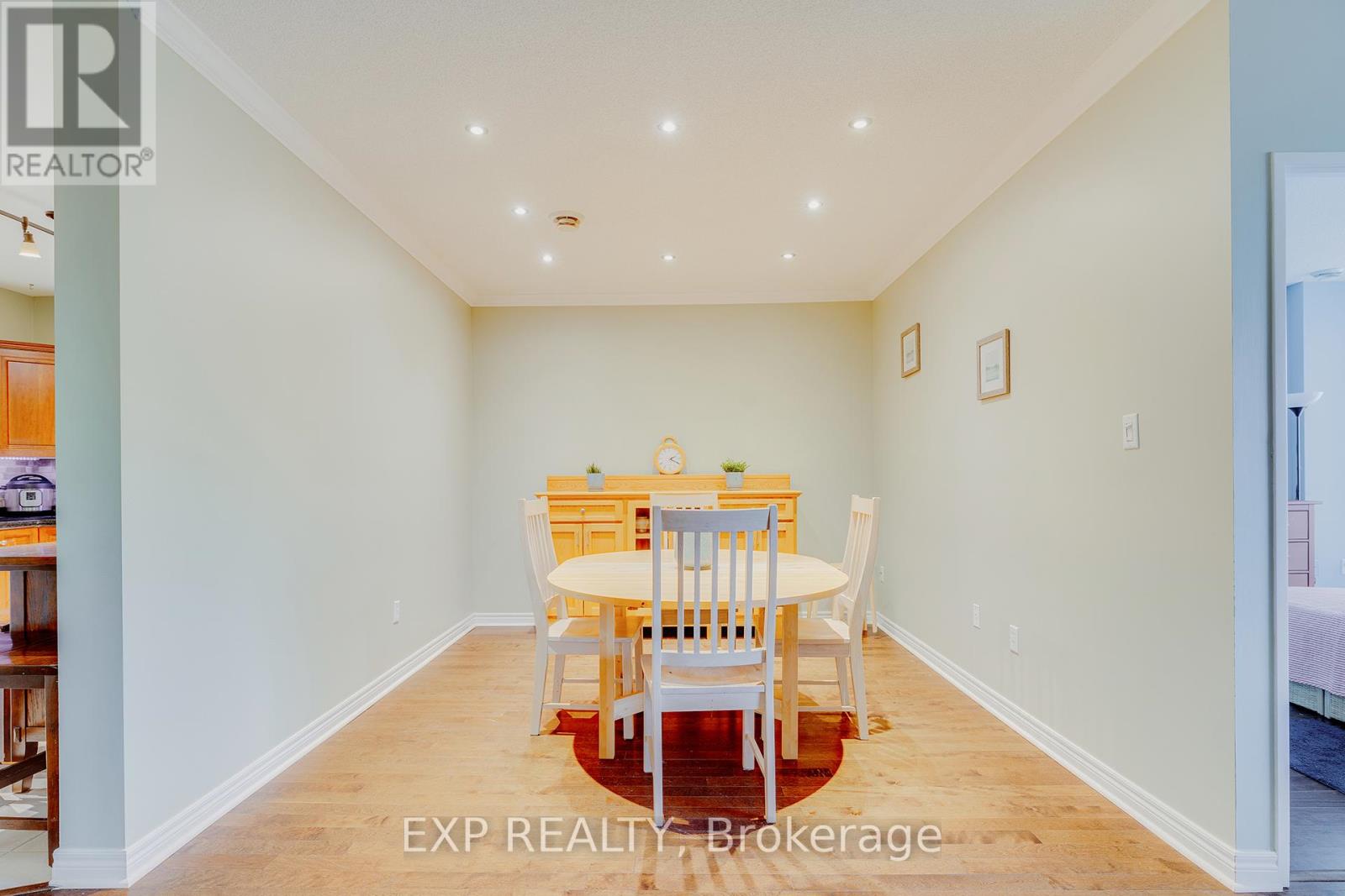Photo 5 of 403 255 Keats Way, Waterloo ON