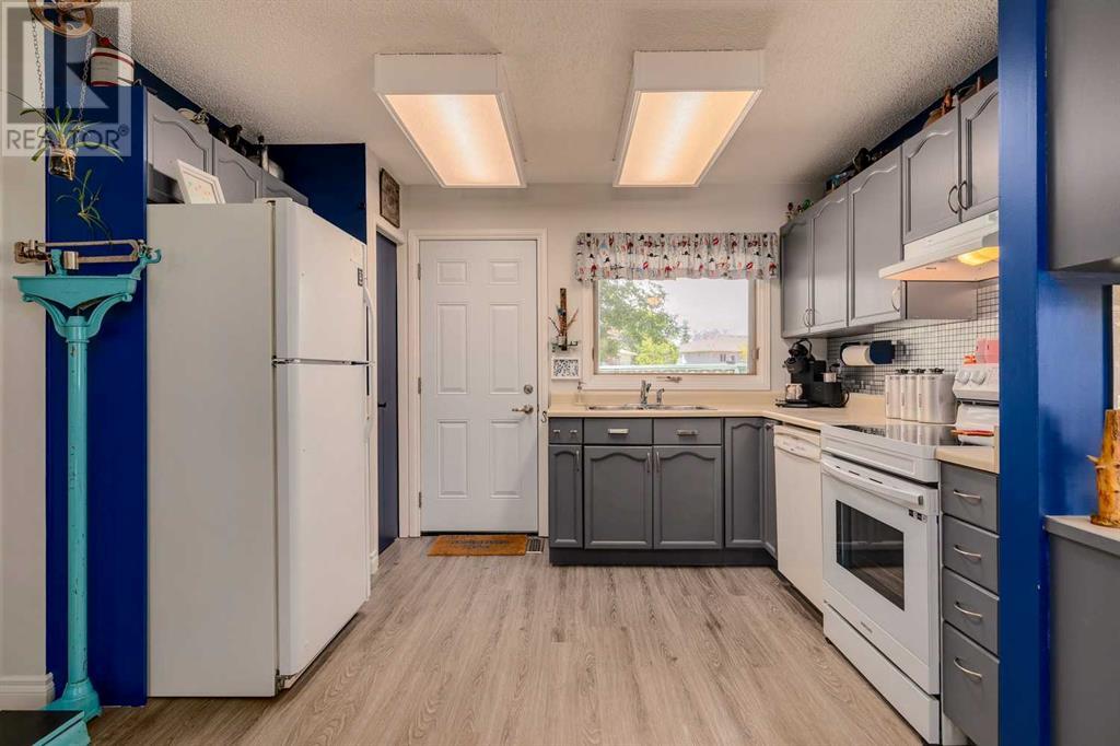 Single Family House Bungalow for Sale in  Dovely Park SE Dover Calgary 