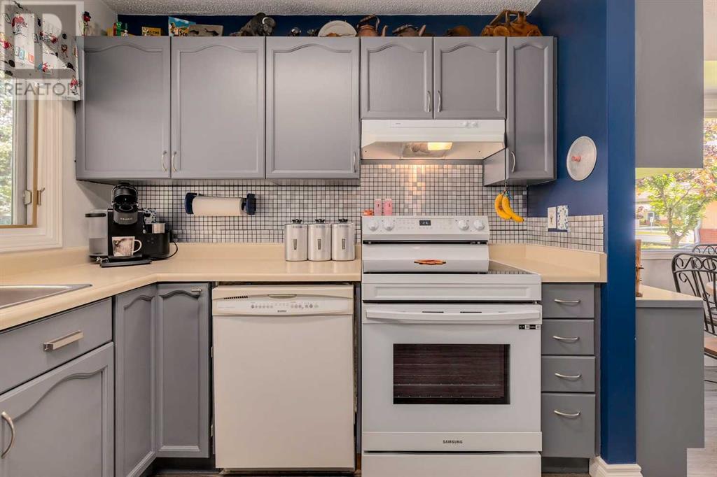Single Family House Bungalow for Sale in  Dovely Park SE Dover Calgary 