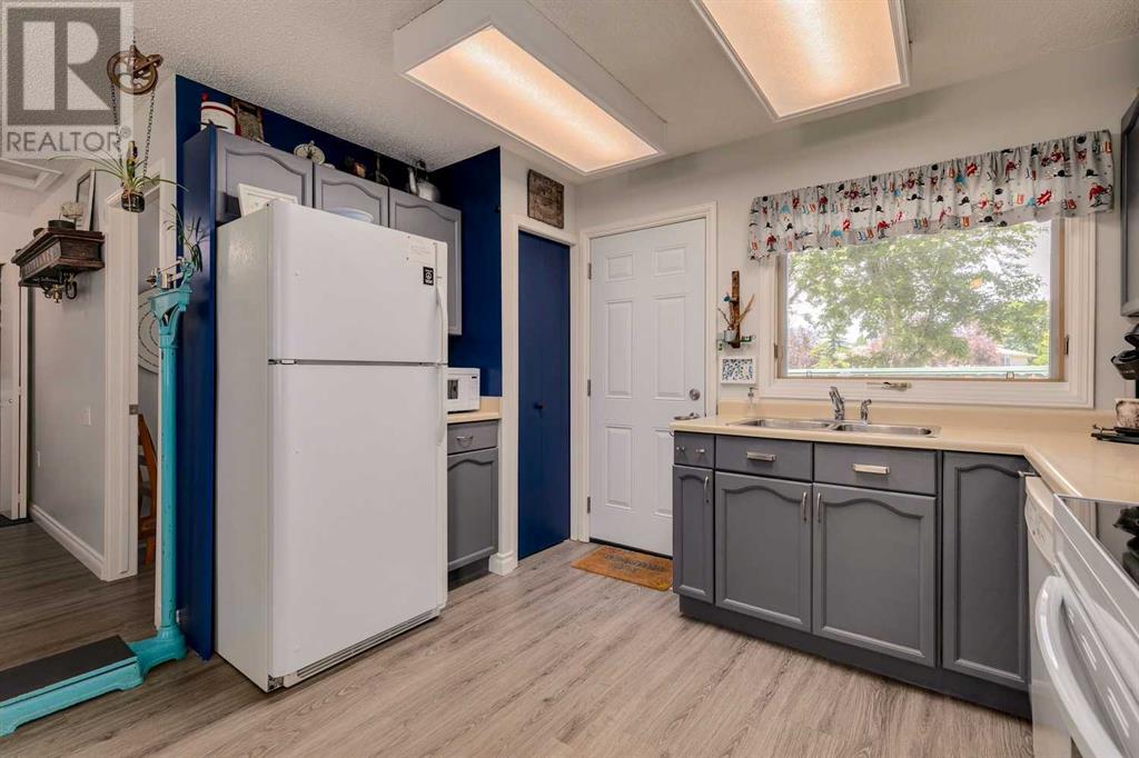 Single Family House Bungalow for Sale in  Dovely Park SE Dover Calgary 