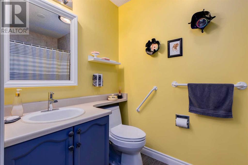 Single Family House Bungalow for Sale in  Dovely Park SE Dover Calgary 