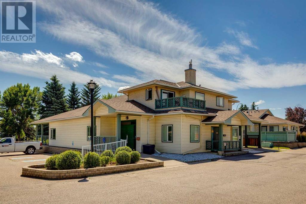 Single Family House Bungalow for Sale in  Dovely Park SE Dover Calgary 