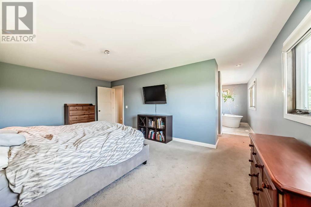 Single Family House 5 Level for Sale in  Varsity Drive NW Varsity Calgary 