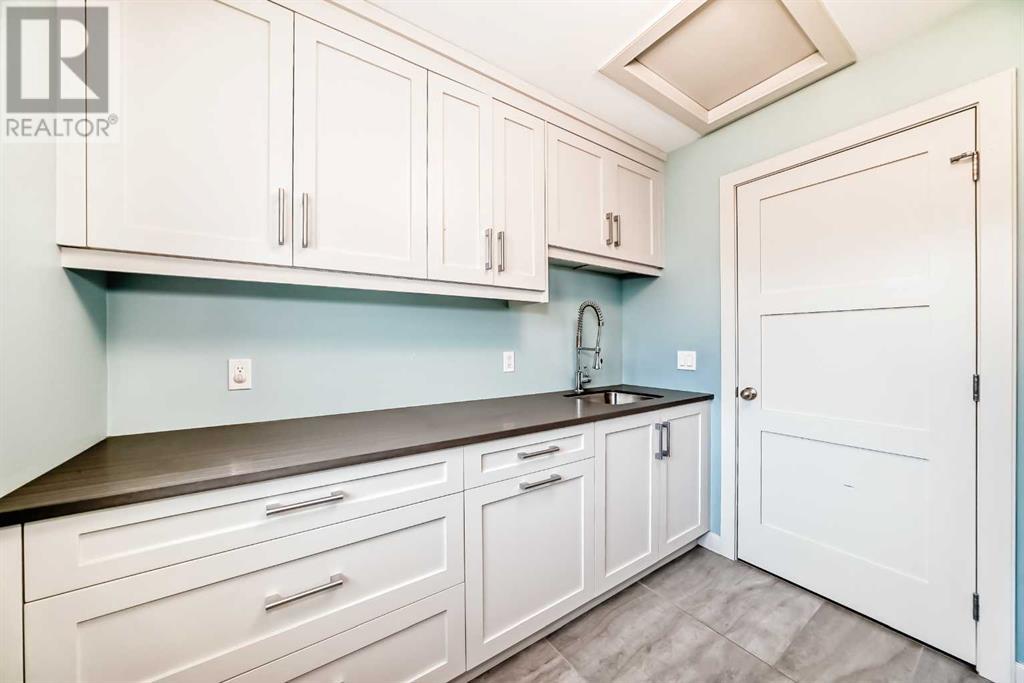 Single Family House 5 Level for Sale in  Varsity Drive NW Varsity Calgary 
