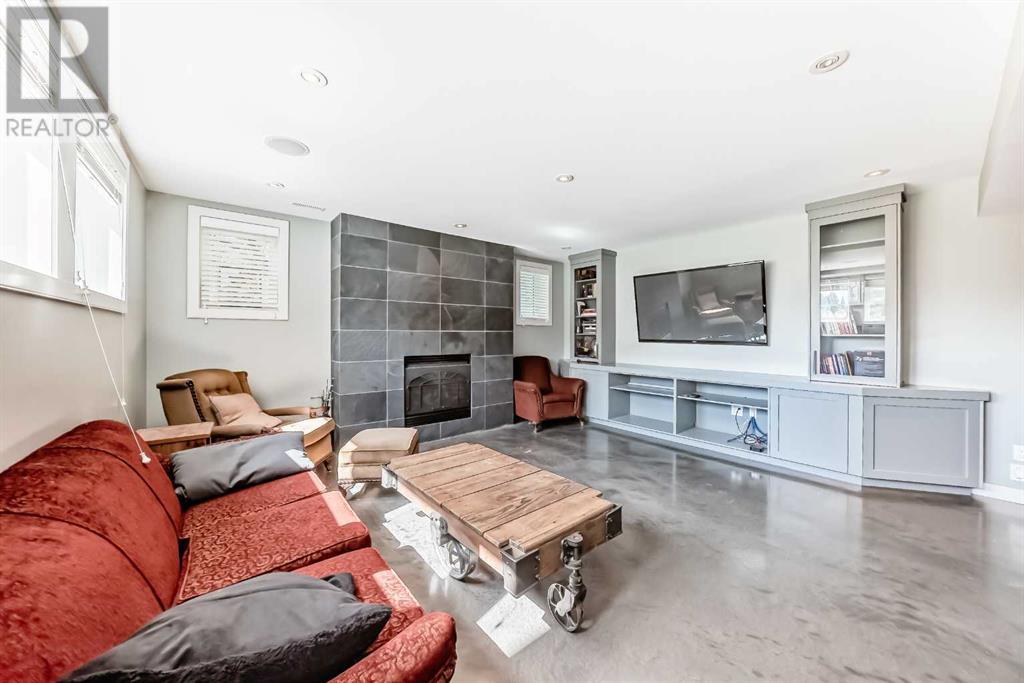 Single Family House 5 Level for Sale in  Varsity Drive NW Varsity Calgary 