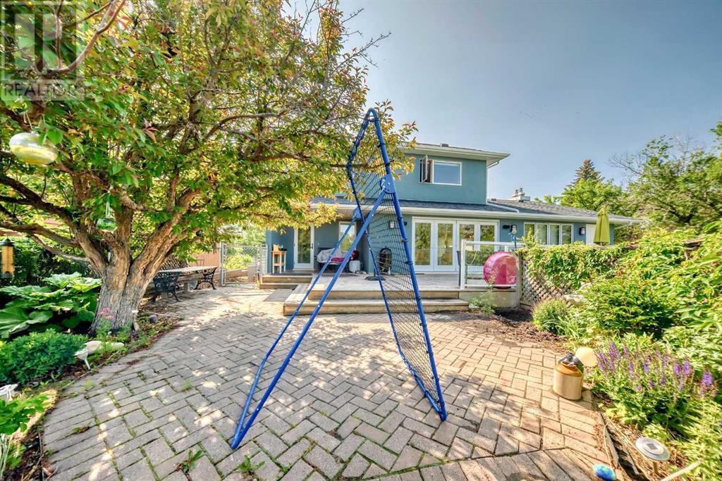 Single Family House 5 Level for Sale in  Varsity Drive NW Varsity Calgary 