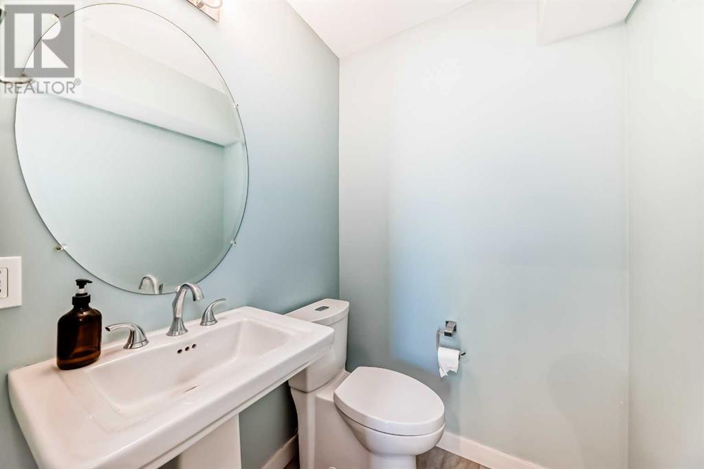 Single Family House 5 Level for Sale in  Varsity Drive NW Varsity Calgary 