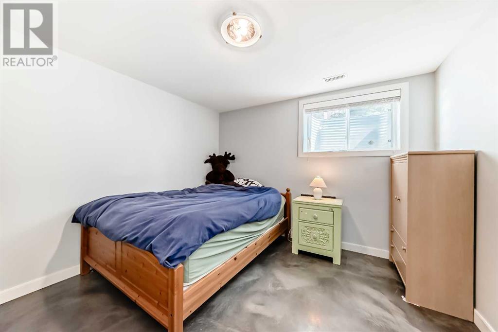 Single Family House 5 Level for Sale in  Varsity Drive NW Varsity Calgary 