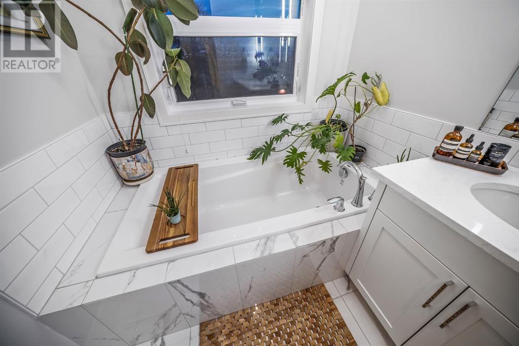 Single Family House for Sale in   A Street SW Richmond Calgary 