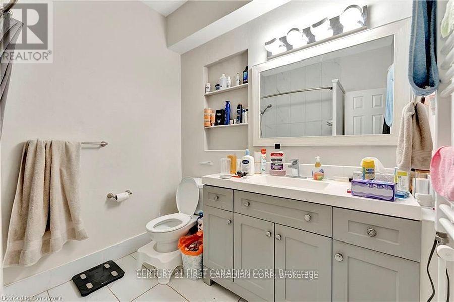Photo 17 of 82 Albert Street, St Catharines ON