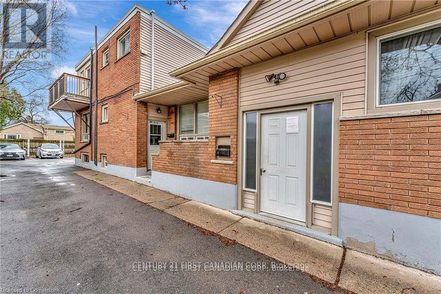 Photo 6 of 82 Albert Street, St Catharines ON