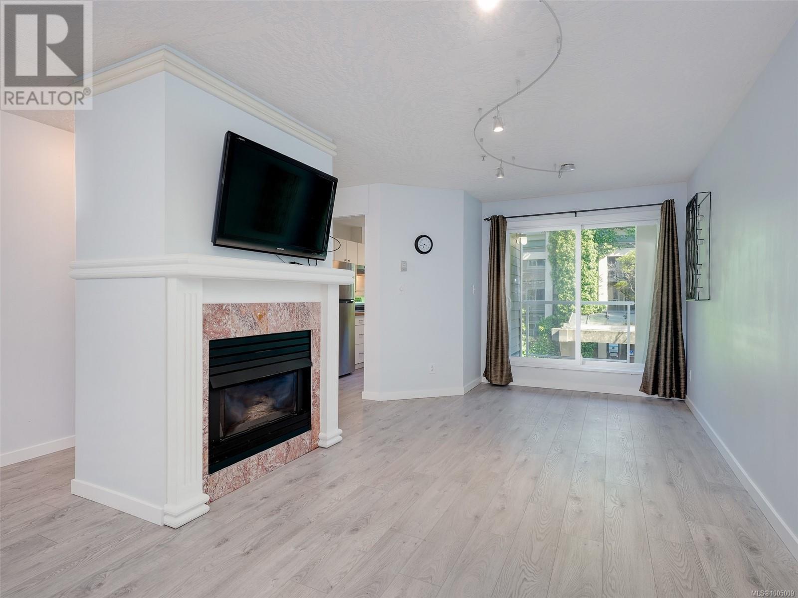 Photo 13 of 304 649 Bay St, Victoria BC