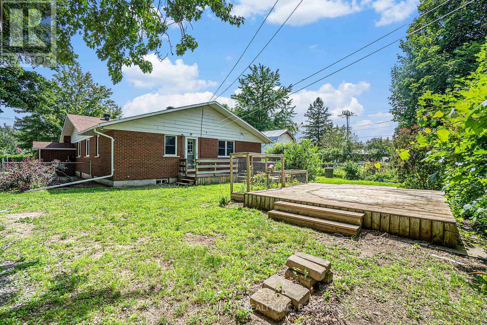 Photo 28 of 6 Strathcona Street, Smiths Falls ON