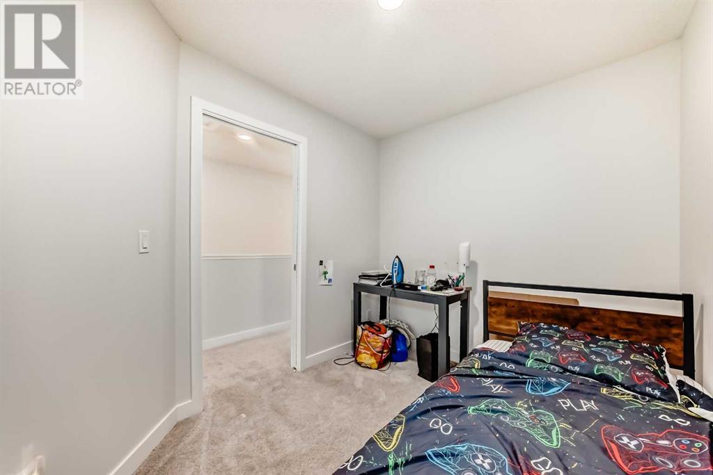Single Family House for Sale in  spring willow Close SW Springbank Hill Calgary 