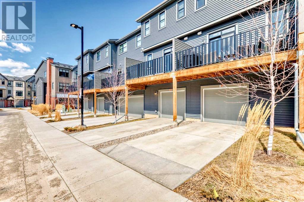 Single Family House for Sale in  spring willow Close SW Springbank Hill Calgary 