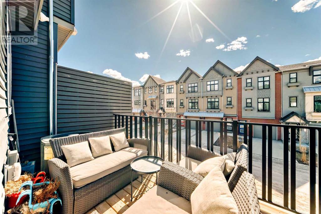 Single Family House for Sale in  spring willow Close SW Springbank Hill Calgary 