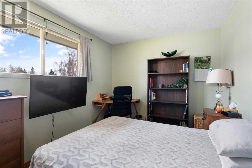Single Family House Bungalow for Sale in  Queensland Circle SE Queensland Calgary 