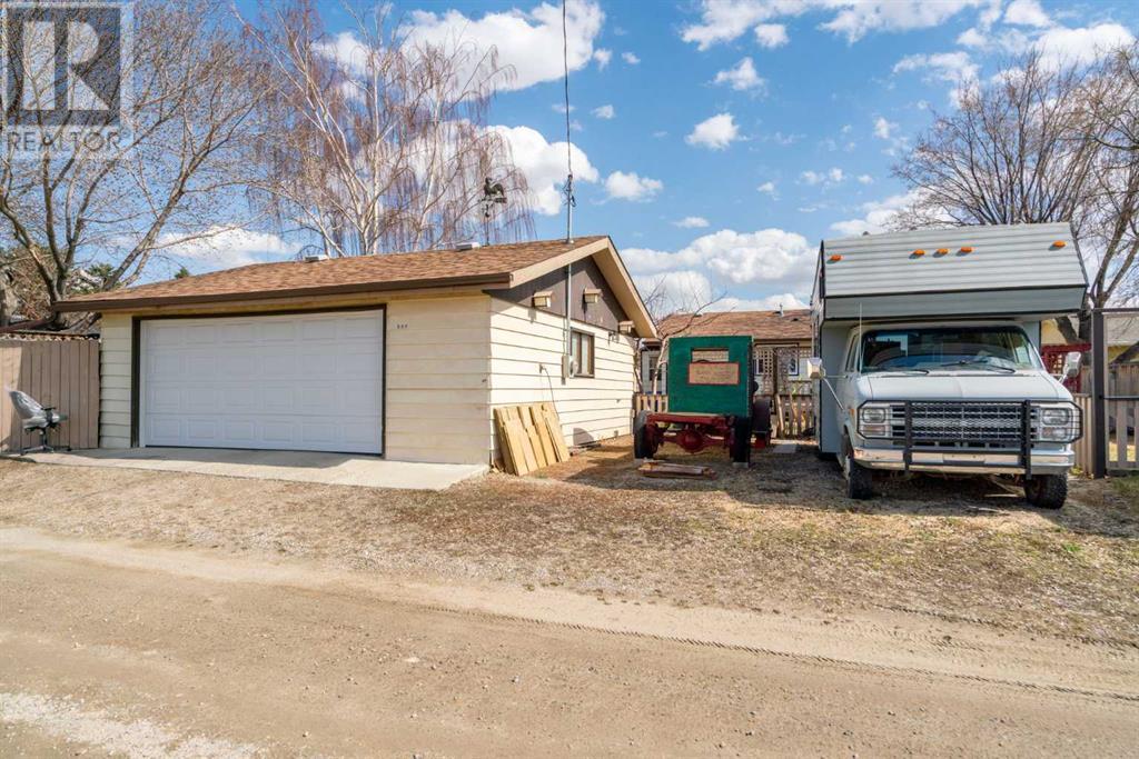 Single Family House Bungalow for Sale in  Queensland Circle SE Queensland Calgary 