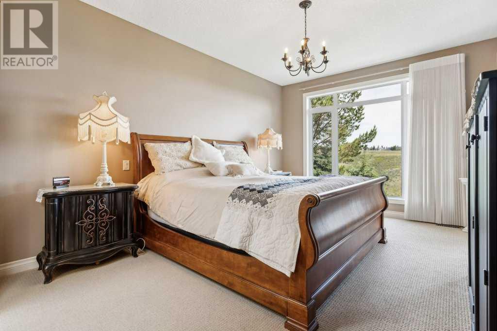 Single Family House for Sale in  Tuscany Ravine Heights NW Tuscany Calgary 