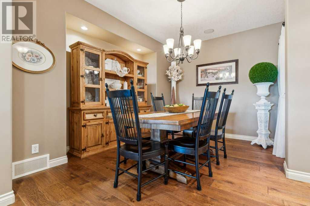 Single Family House for Sale in  Tuscany Ravine Heights NW Tuscany Calgary 