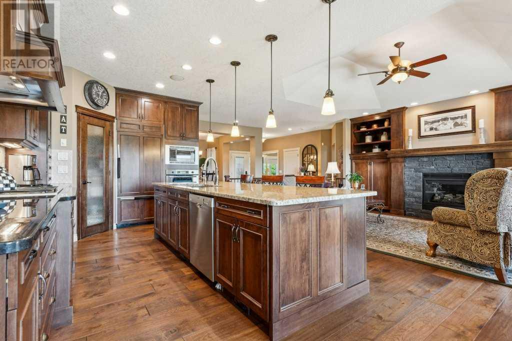 Single Family House for Sale in  Tuscany Ravine Heights NW Tuscany Calgary 