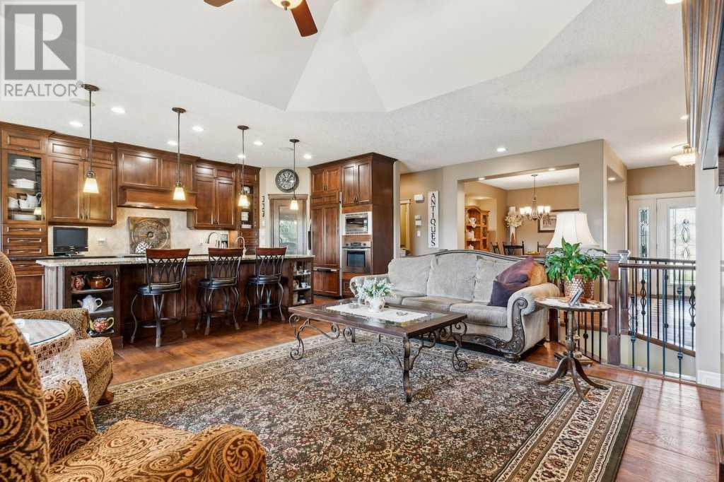 Single Family House for Sale in  Tuscany Ravine Heights NW Tuscany Calgary 