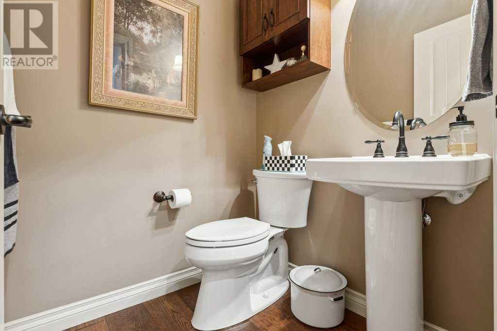 Single Family House for Sale in  Tuscany Ravine Heights NW Tuscany Calgary 