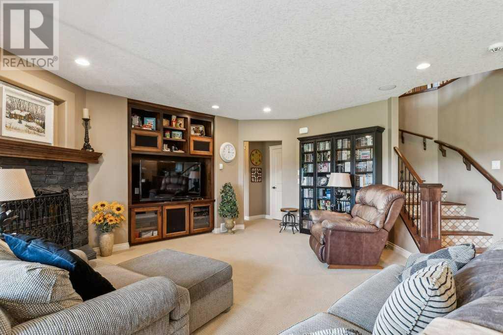 Single Family House for Sale in  Tuscany Ravine Heights NW Tuscany Calgary 
