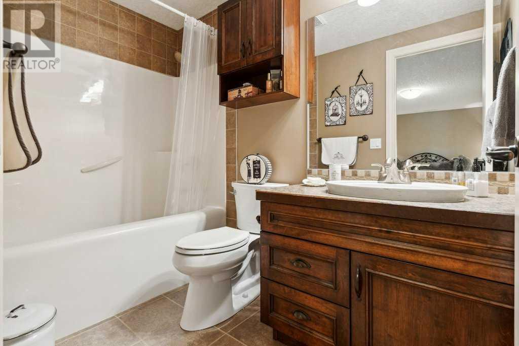 Single Family House for Sale in  Tuscany Ravine Heights NW Tuscany Calgary 