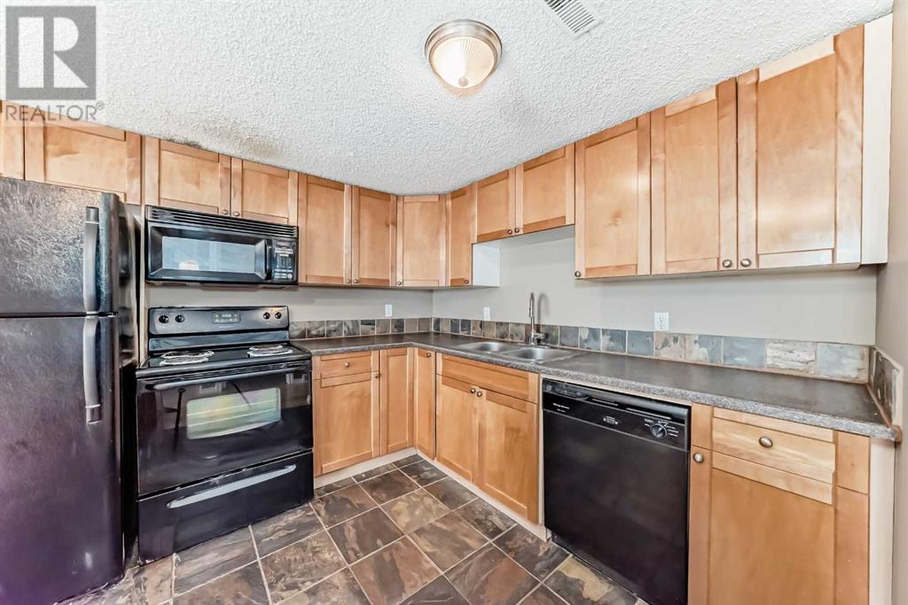 Single Family House for Sale in    Street SW St Andrews Heights Calgary 