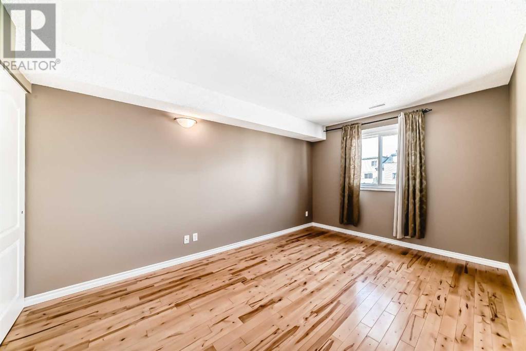 Single Family House for Sale in    Street SW St Andrews Heights Calgary 