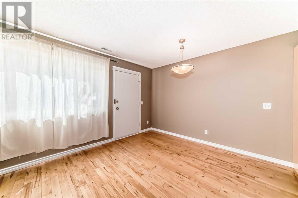 Single Family House for Sale in    Street SW St Andrews Heights Calgary 
